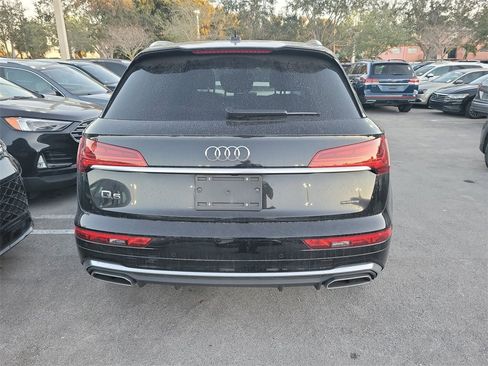 Used 2023 Audi Q5 2.0T Premium w/ Convenience Package image 9