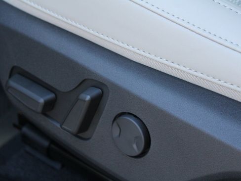 New 2025 Kia Niro EX Touring image 20