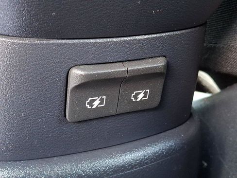Used 2019 Nissan Kicks S FWD image 13