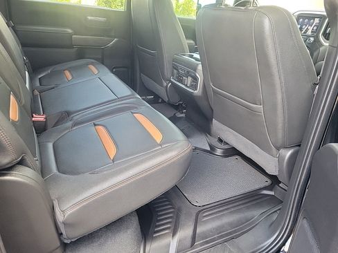 Used 2022 GMC Sierra 2500 AT4 w/ AT4 Preferred Package AWD/4WD image 15