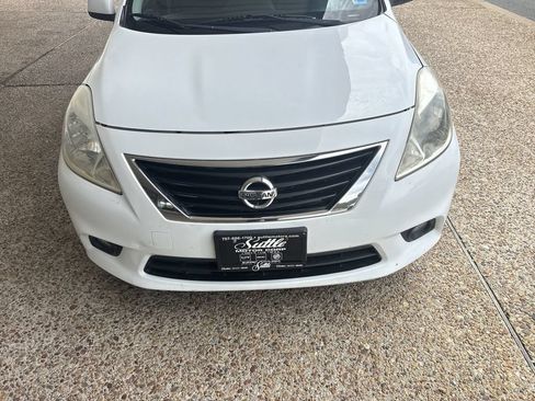 Used 2013 Nissan Versa FWD image 29