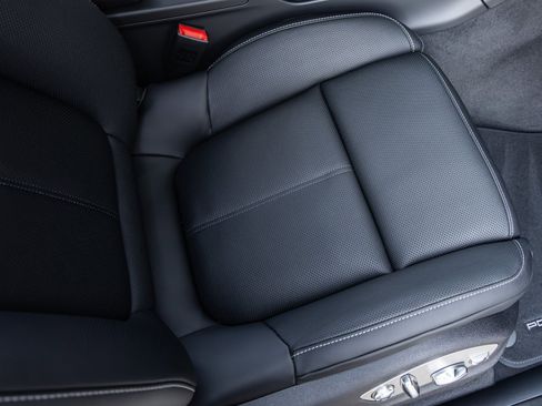 New 2026 Porsche Macan Turbo image 45