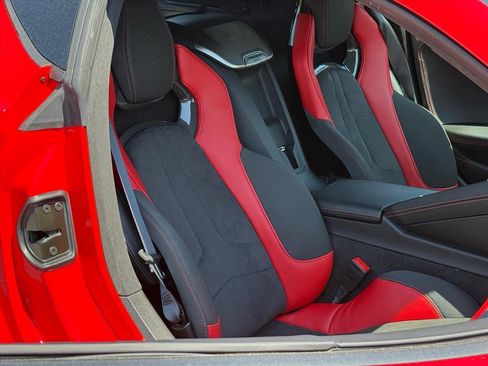Used 2023 Chevrolet Corvette Stingray Premium Cpe w/ Z51 Performance Package RWD image 23
