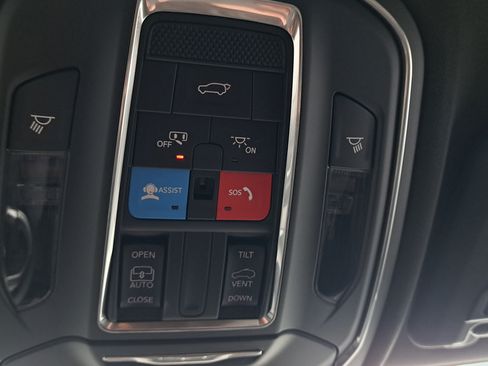 Used 2025 Jeep Grand Cherokee L Altitude AWD/4WD image 25