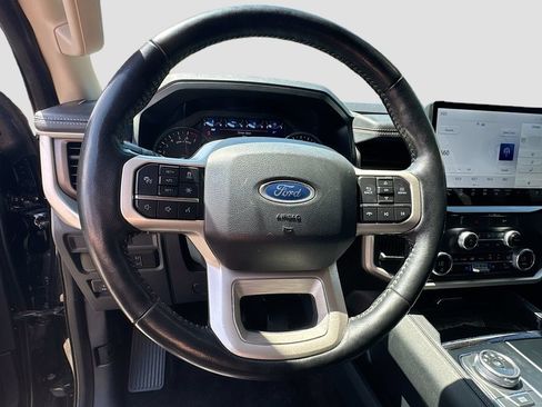 Used 2022 Ford Expedition XLT RWD image 13