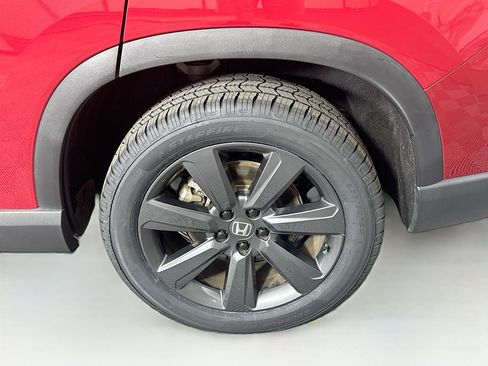 Used 2024 Honda Pilot Sport image 11