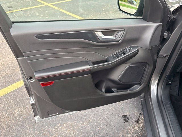 Used 2024 Ford Escape ST-Line w/ Tech Pack #1 AWD/4WD image 21