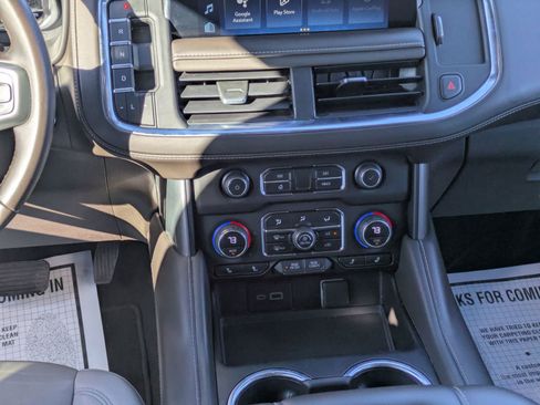 Used 2023 Chevrolet Suburban LT image 18