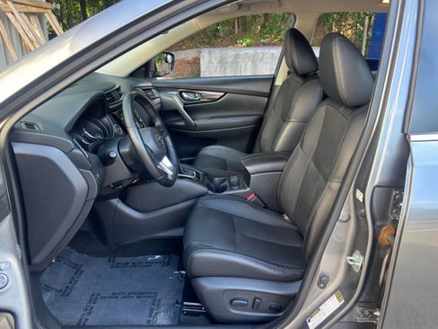 Used 2018 Nissan Rogue SL w/ Premium Package FWD image 16