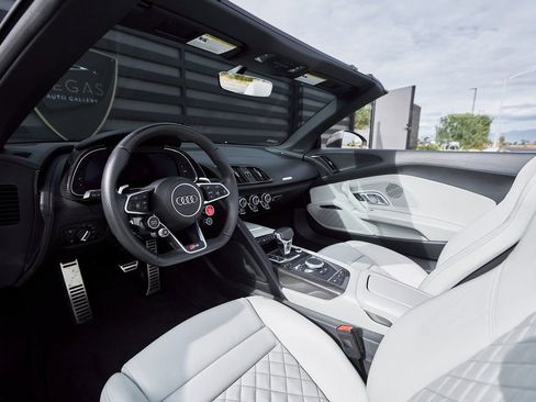 Used 2021 Audi R8 V10 performance image 2