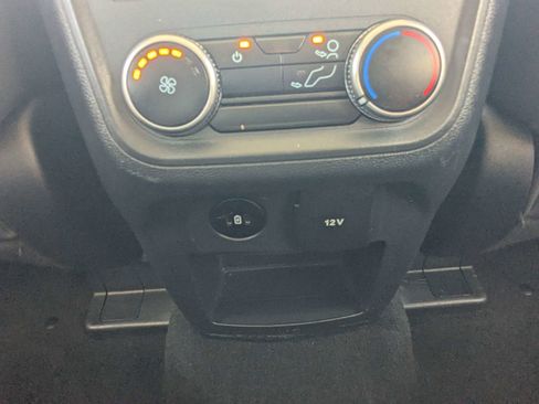 Used 2025 Ford Explorer Active w/ Active Comfort Package RWD image 17