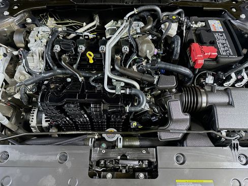 Used 2024 Nissan Altima 2.5 SV image 30