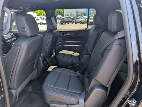 New 2026 Chevrolet Traverse Z71 w/ Driver Confidence Package AWD/4WD image 9