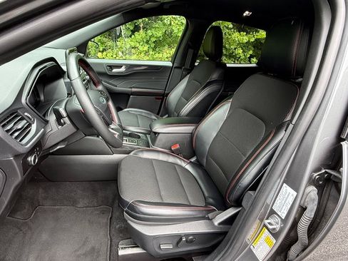 Used 2025 Ford Escape ST-Line FWD image 11