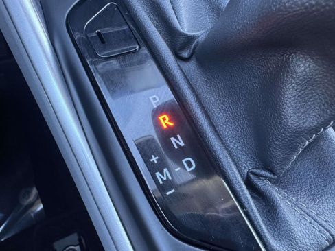 Certified 2022 Toyota Highlander L image 33