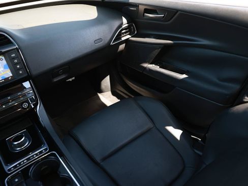 Used 2017 Jaguar XE Premium RWD image 24