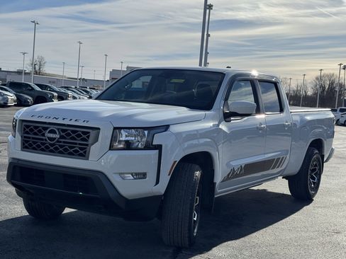 Used 2023 Nissan Frontier SV w/ Technology Package image 15