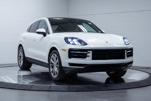 Used 2024 Porsche Cayenne Coupe AWD/4WD image 4