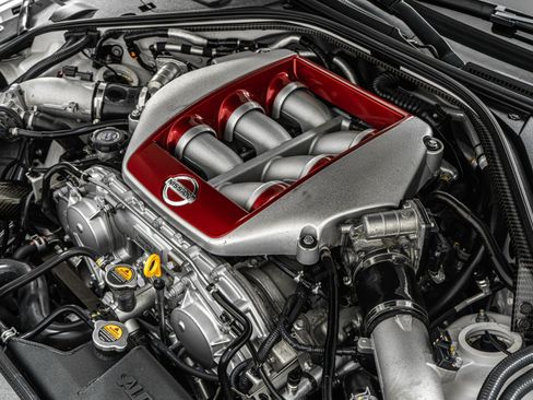 Used 2021 Nissan GT-R Premium AWD/4WD image 44