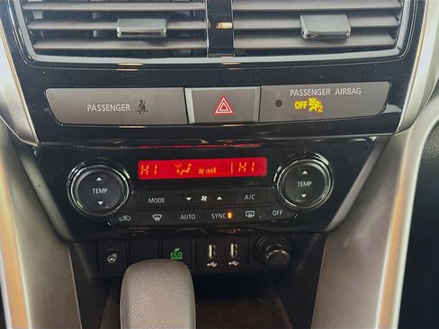 Used 2024 Mitsubishi Eclipse Cross SEL image 23