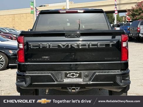 Used 2024 Chevrolet Silverado 1500 Custom Trail Boss w/ LPO, Dark Essentials Package AWD/4WD image 7
