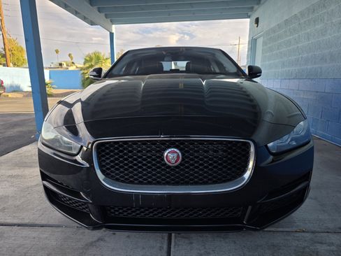 Used 2018 Jaguar XE Premium RWD image 8