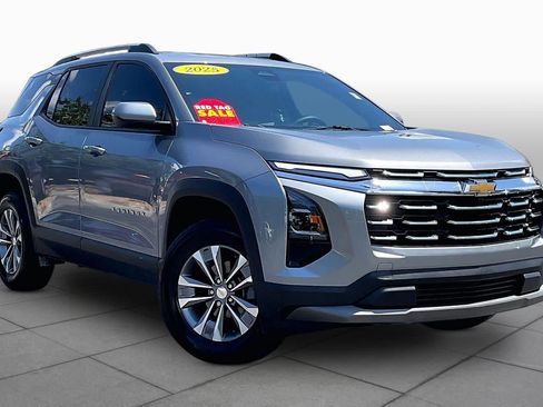 Certified 2025 Chevrolet Equinox LT w/ Convenience Package II FWD image 3