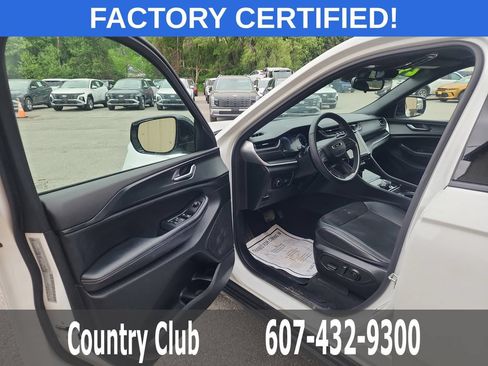 Used 2024 Jeep Grand Cherokee L Laredo AWD/4WD image 10