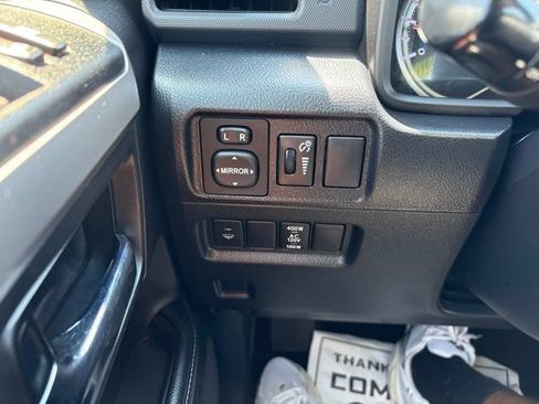 Used 2019 Toyota 4Runner SR5 AWD/4WD image 15