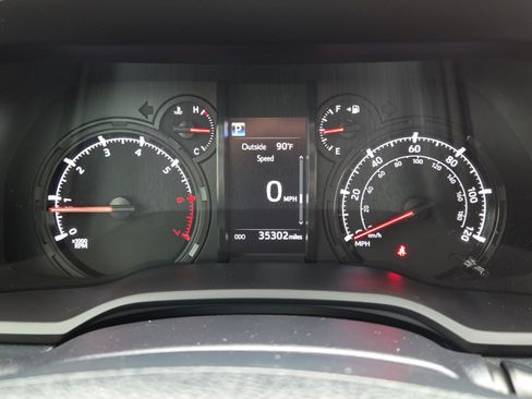 Certified 2022 Toyota 4Runner SR5 RWD image 27