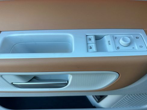 New 2025 Volkswagen ID. Buzz 1st Edition image 9