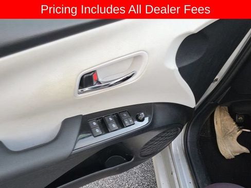 Used 2016 Toyota Prius Four FWD image 13