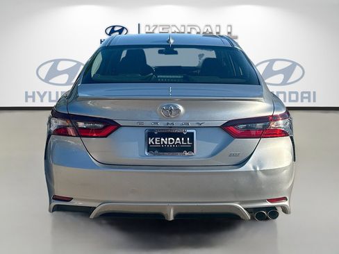 Used 2023 Toyota Camry SE image 5
