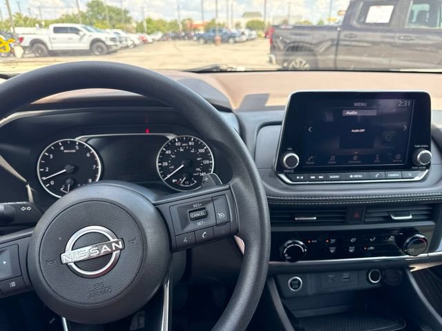 Used 2023 Nissan Rogue S AWD/4WD image 18