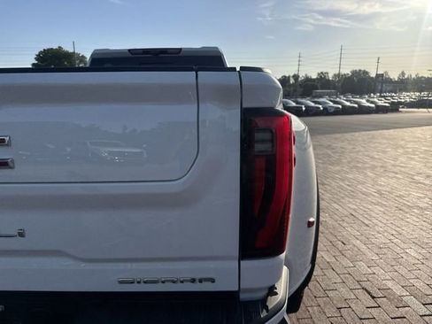 Used 2024 GMC Sierra 3500 Denali w/ Denali Reserve Package AWD/4WD image 11