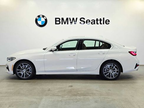 Used 2022 BMW 330i xDrive Sedan w/ Driving Assistance Package AWD/4WD image 3