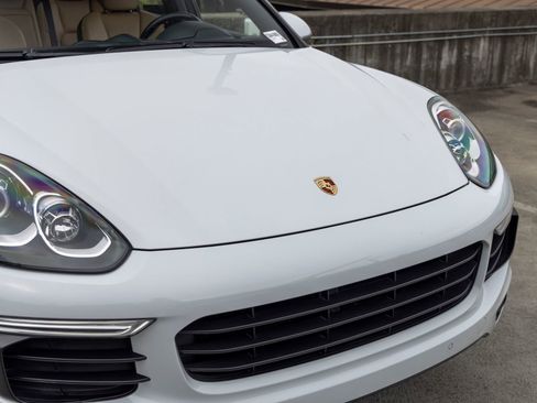 Used 2016 Porsche Cayenne AWD/4WD image 15