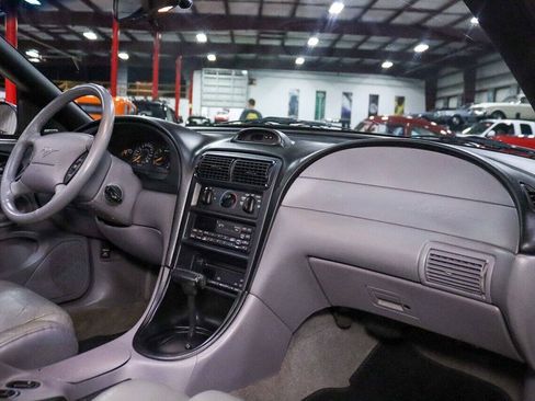 Used 1995 Ford Mustang GT RWD image 18