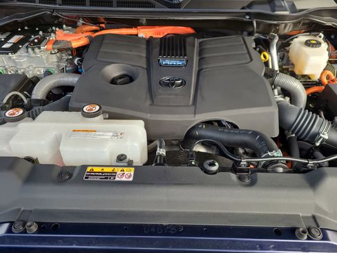 Used 2025 Toyota Sequoia Platinum image 17