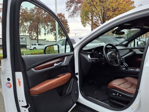 Certified 2022 Cadillac XT5 Premium Luxury image 11