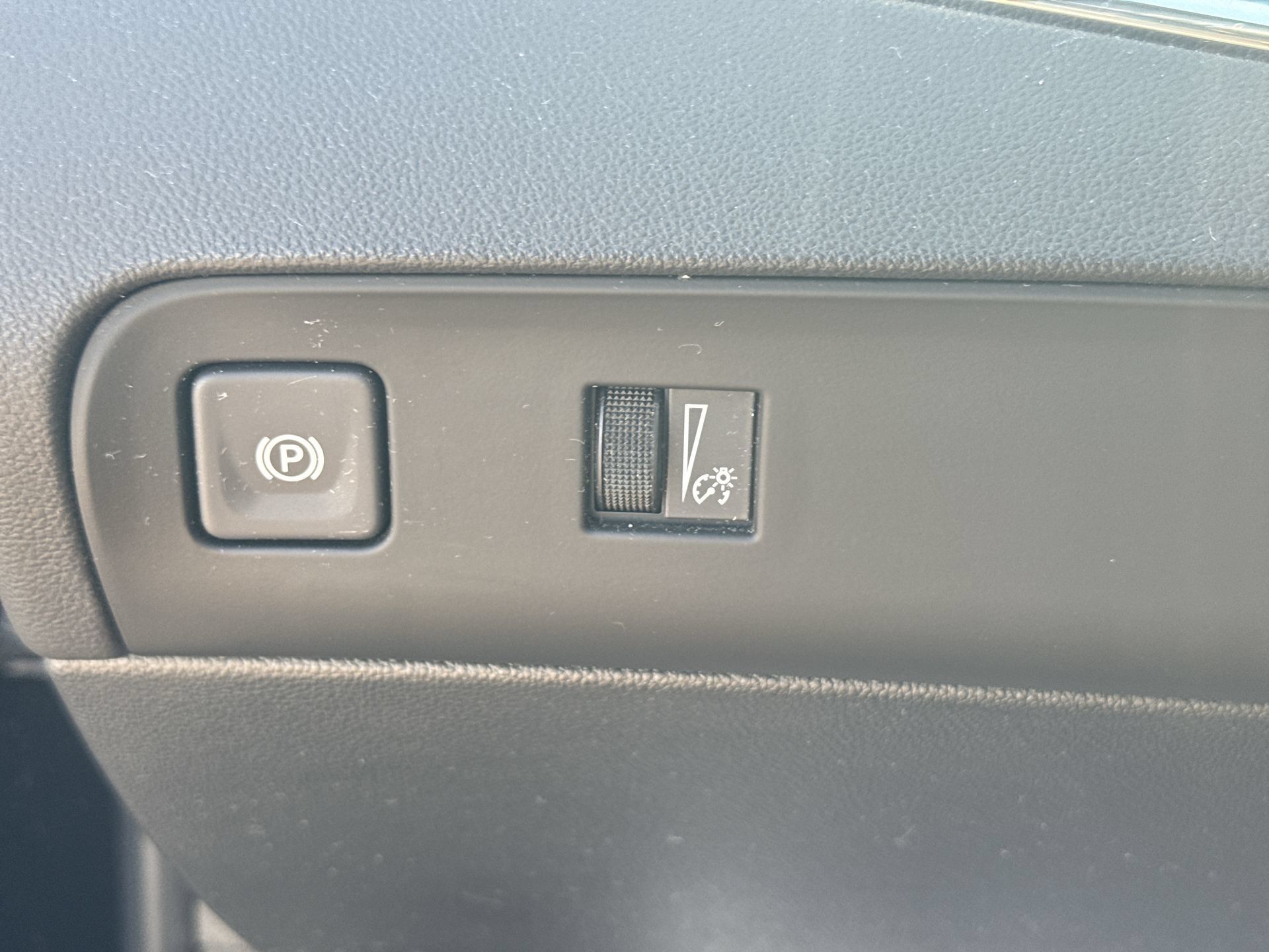 Used 2024 Buick Enclave Essence w/ Experience Buick Package AWD/4WD image 18