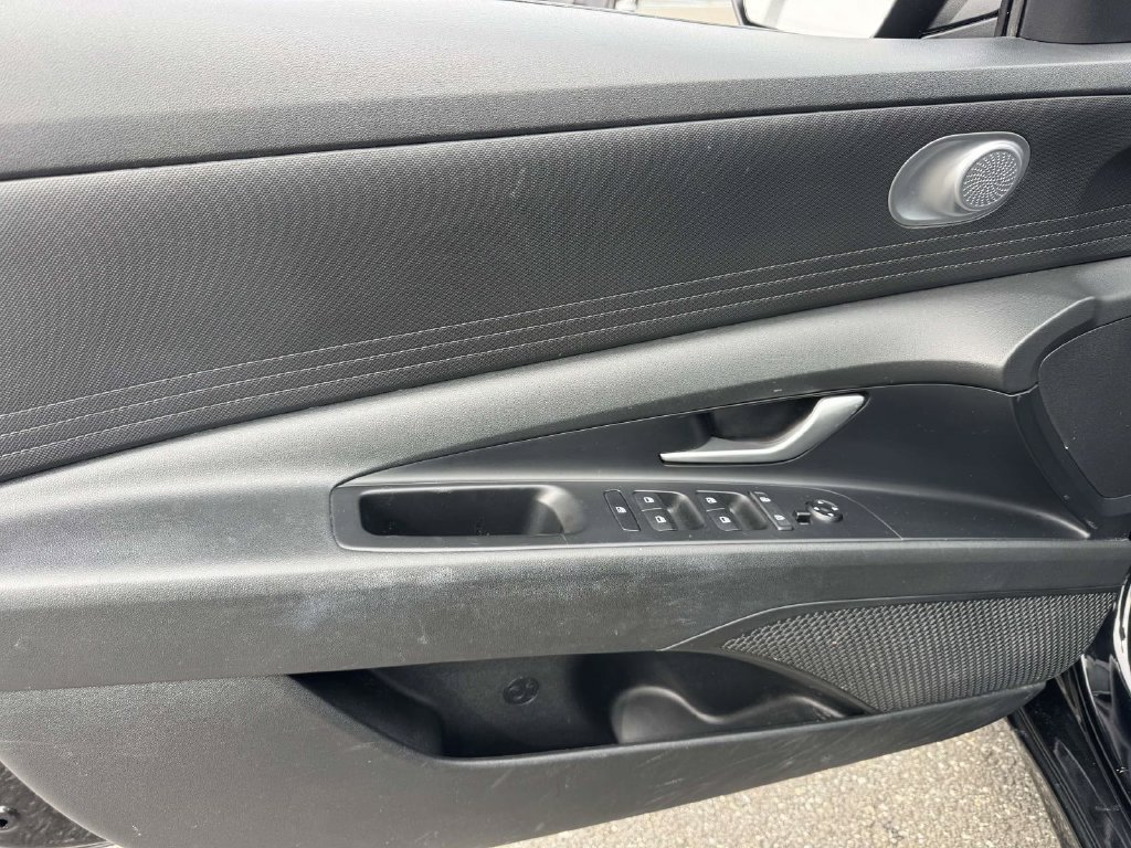 Used 2021 Hyundai Elantra SEL w/ Cargo Package FWD image 16