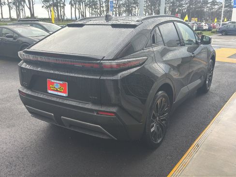 New 2026 Toyota C-HR AWD/4WD image 8