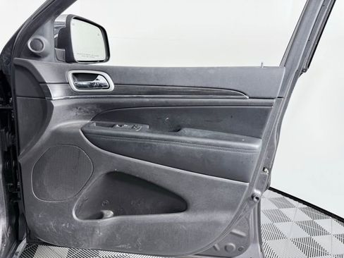 Used 2019 Jeep Grand Cherokee Limited w/ Luxury Group II image 10