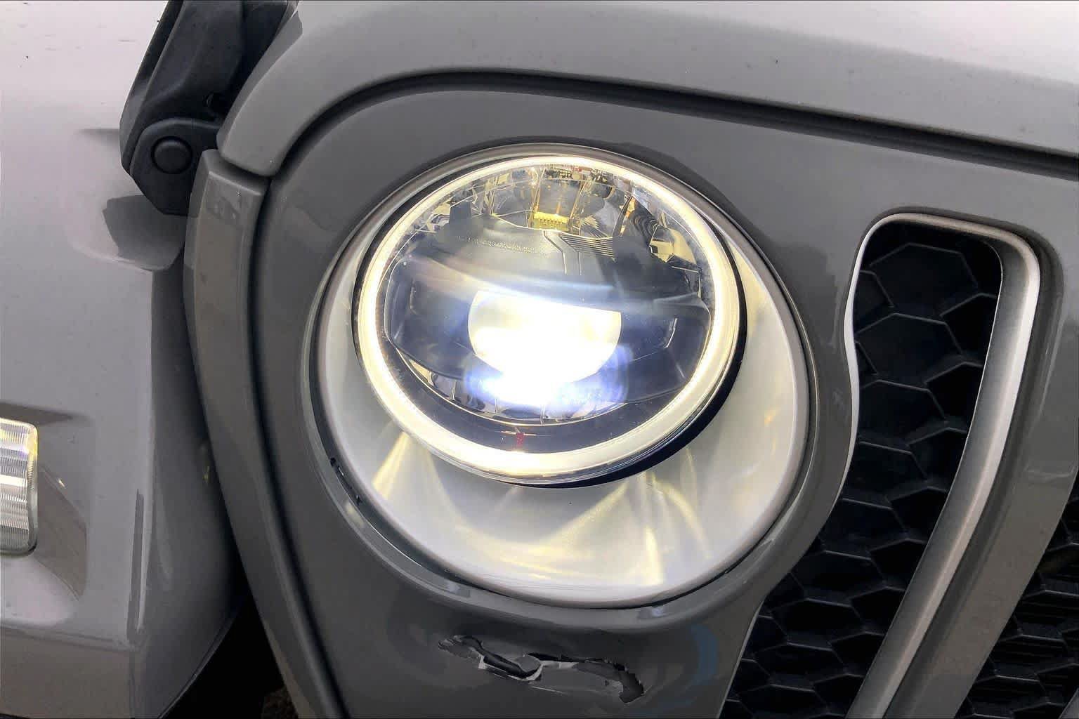 Used 2023 Jeep Wrangler Unlimited Sahara w/ Cold Weather Group AWD/4WD image 27