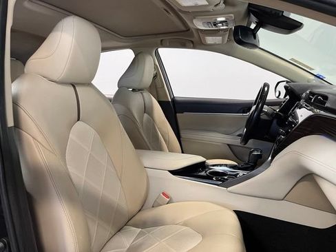 Used 2019 Toyota Camry XLE w/ Driver Assist Package FWD image 10