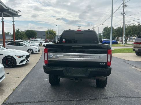 Used 2020 Ford F350 Platinum AWD/4WD image 4