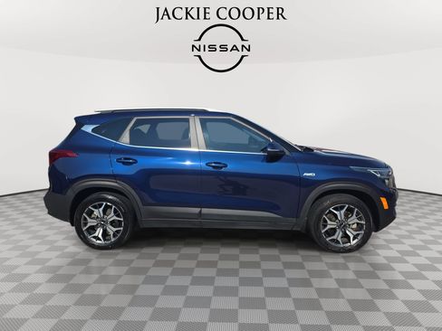 Used 2022 Kia Seltos EX AWD/4WD image 8