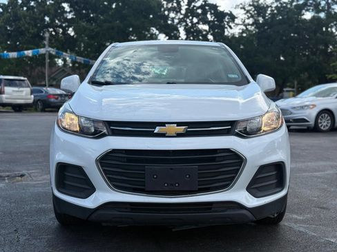 Used 2021 Chevrolet Trax LS FWD image 3