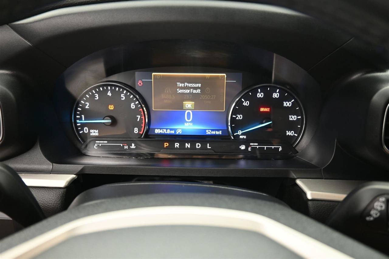Used 2021 Ford Explorer XLT w/ Equipment Group 202A RWD image 13